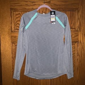 BRAND NEW Fitted Under Armour Long Sleeve